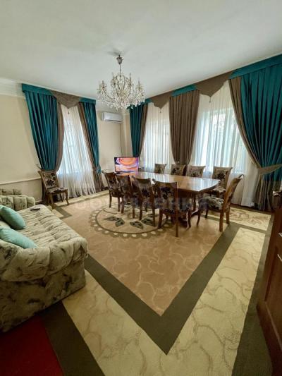 Продаю дом 5-ком. 122кв. м., этаж-1, 7.8-сот., стена кирпич, Тоголок-Молдо Кокчетавская .