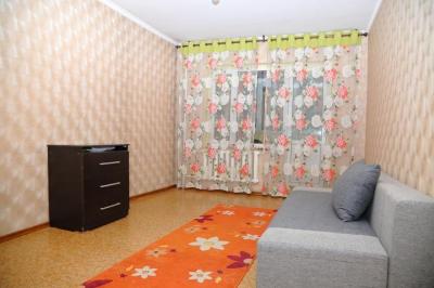 Продаю 2-х комнатную квартиру в 6 мкр.