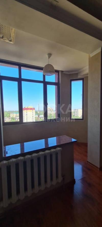 Продаю 2-комнатную квартиру, 75кв. м., этаж - 9/10, физприборы.