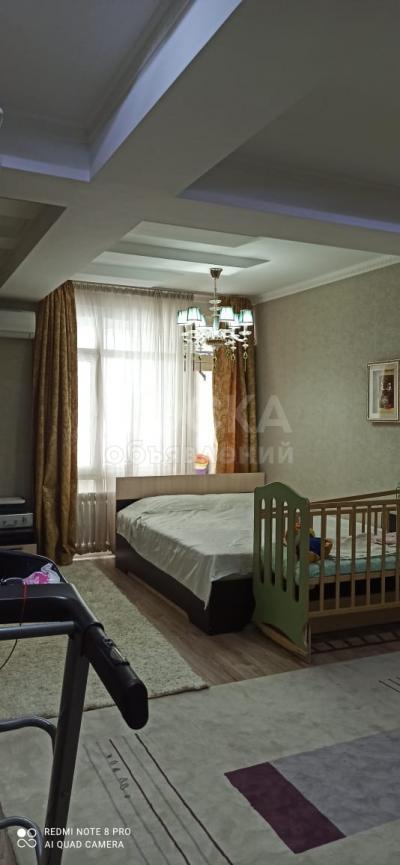 Продаю 3-комнатную квартиру, 125кв. м., этаж - 8/10, К.Акиева/Рыскулова.