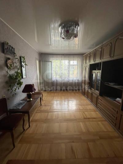 Продаю 3-комнатную квартиру, 65кв. м., этаж - 5/5, Усенбаева/Чокморова .