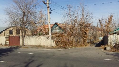 Продаю участок под строительство, 7,5 соток Ул.Пр.Мира/50 лет победы напротив резиденции,по первой линии,.