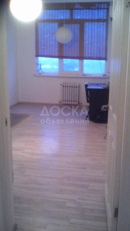 Продаю квартиру 1-ком., 42кв. м., этаж - 8/9, Душанбинка/Айни.