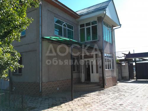 Продаю дом 6-ком., 250кв. м., этаж-2, 6-сот., стена кирпич, Мкр Достук г.Жалал-Абад.