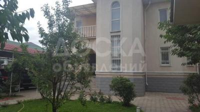 Продаю дом 6-ком., 340кв. м., этаж-2, 7-сот., стена кирпич, Ж.Жолу.