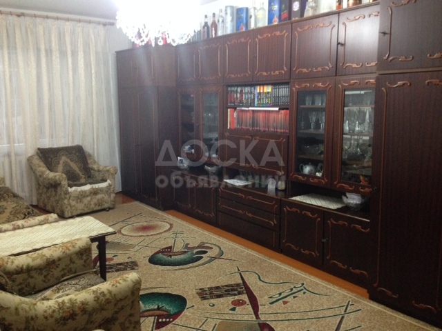 Продаю дом 7-ком. 155кв. м., этаж-2, 5-сот., стена кирпич, ул.Красная-Р.Люксембург..