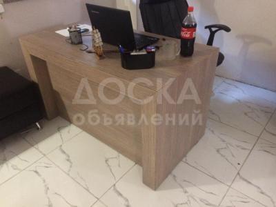 Продаю офисный стол