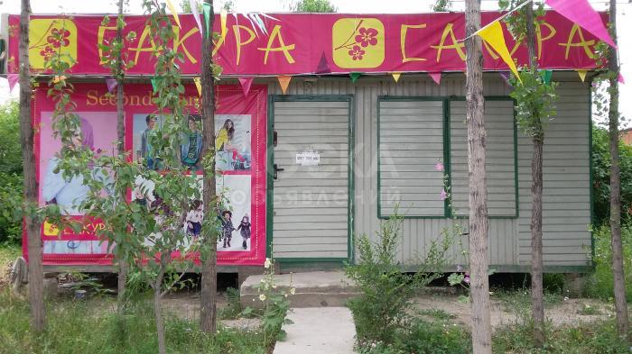 Продаю коммерческую недвижимость торговые помещения 28 кв. м., Ак-Орго,