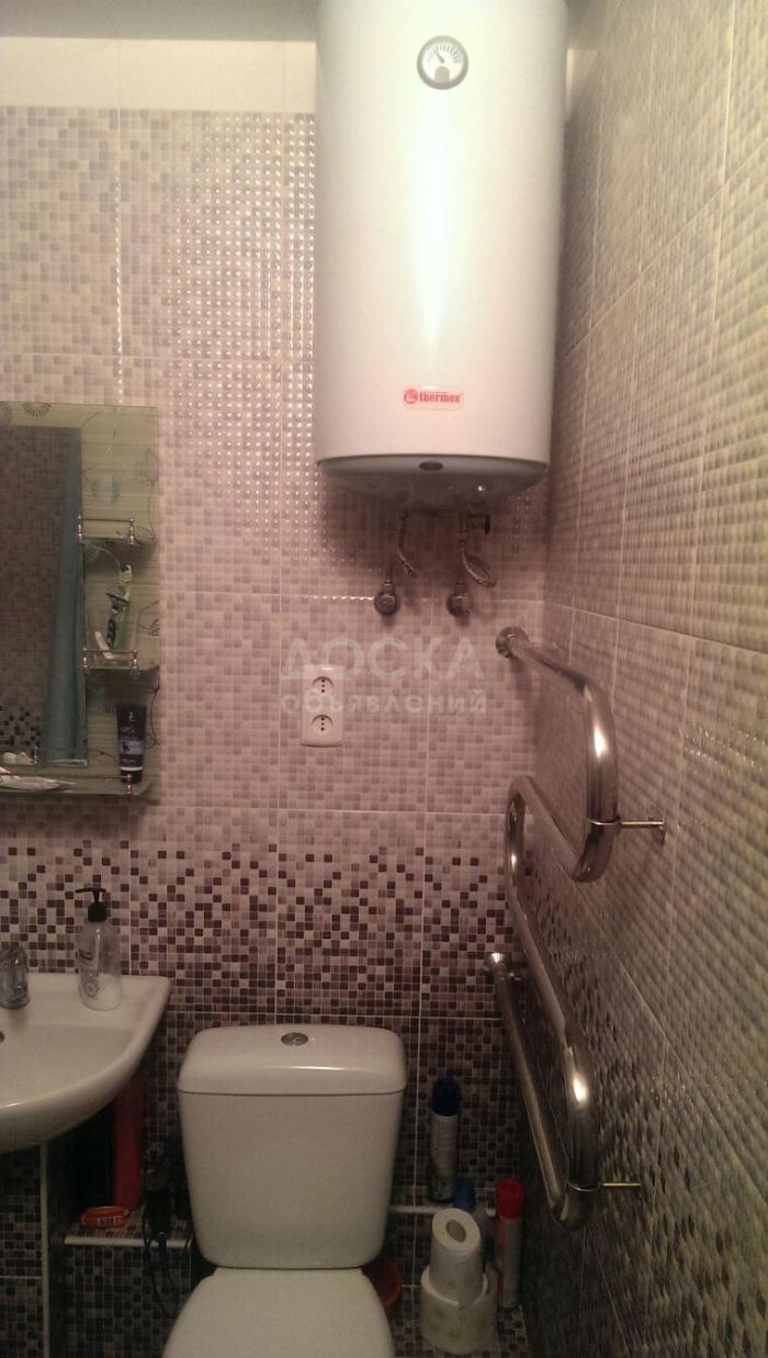 Продаю квартиру 1-ком., 36кв. м., этаж - 1/4, 7 мкр-н, дом 22,