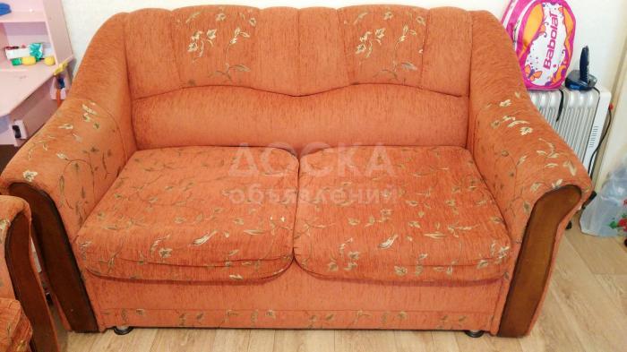 Продаю б/у мяг. мебель-тройка