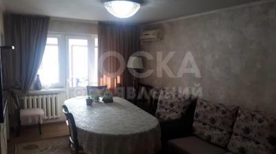 Продаю 4-комнатную квартиру, 76кв. м., этаж - 1/5, Боконбаева\Уметалиева.