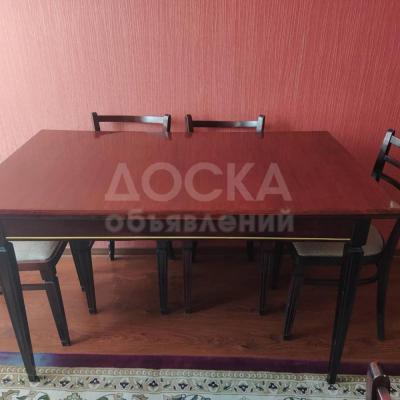 Продается стол и стулья