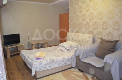 Продаю 1-комнатную квартиру, 48кв. м., этаж - 2/9, Боконбаева-Манаса.