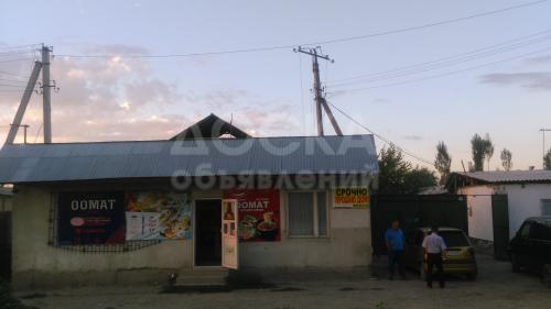 Продаю дом 10 комнат для квартирантов и 5 комнат большой дом -ком., 110 м2кв. м., этаж-1, 10 соток -сот., стена саман, Рынок Дордой.