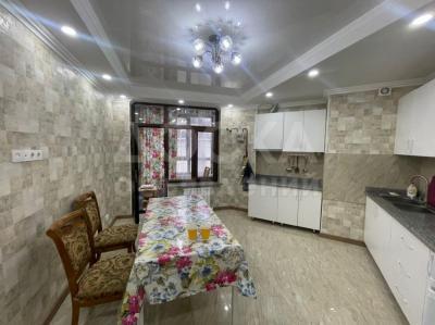 Продаю 3-комнатную квартиру, 116кв. м., этаж - 10/10, 1000 мелочей.