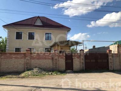 Продаю дом 9-ком. 330кв. м., этаж-3, 8-сот., стена кирпич, м-н Кок-Жар.
