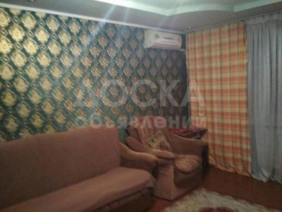 Продаю квартиру 2-ком., 42кв. м., этаж - 3/5, Азия-Мол.