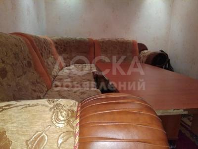 Угловой диван сатылат столу менен