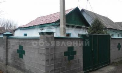 Продаю дом 2-комнатную 30кв. м., этаж-1, 4-сот., стена саман, ул. Айтматова.