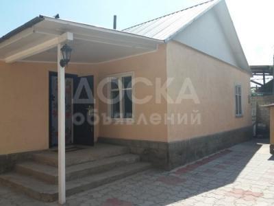 Продаю дом 5-комнатную 110кв. м., этаж-1, 5-сот., стена саман, с. Новопавловка, ул. Школьная 74Б.