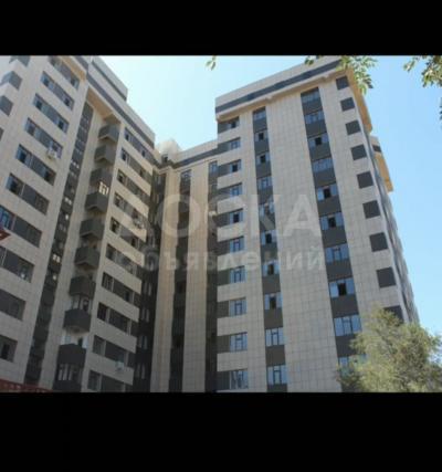 Продаю 1-комнатную квартиру, 44кв. м., этаж - 9/10, Ажыбек Баатыра 15.