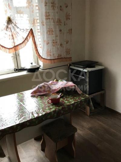 Продаю дом 3-ком. 100кв. м., этаж-1, 4-сот., стена кирпич, Нижняя Ала Арча  улица Киргизская 35.