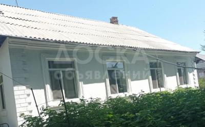 Продаю дом 6-ком. 148кв. м., этаж-1, 8-сот., стена кирпич, Ул.Багратиона2.