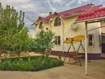 Продаю дом 6-ком., 250кв. м., этаж-2, 9-сот., стена кирпич, Ж/м Ак-Орго,ул Кырк-кыз.