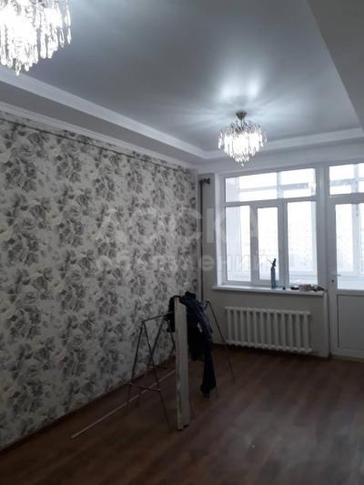 Продаю 1-комнатную квартиру, 44кв. м., этаж - 4/10, 12 мкр.