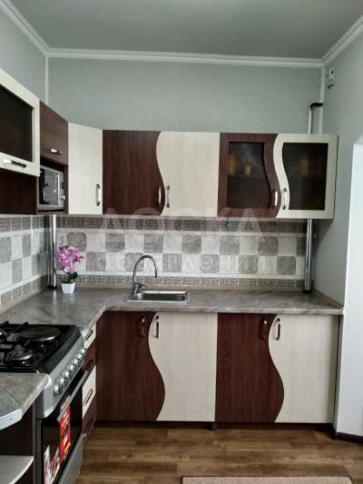 Продаю 1-комнатную квартиру, 46кв. м., этаж - 9/9, Гагарина 139.