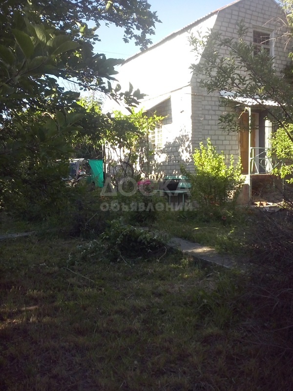 Продаю дачу 3-ком., 60кв. м., этаж-2, 4-сот., стена кирпич, Горное.