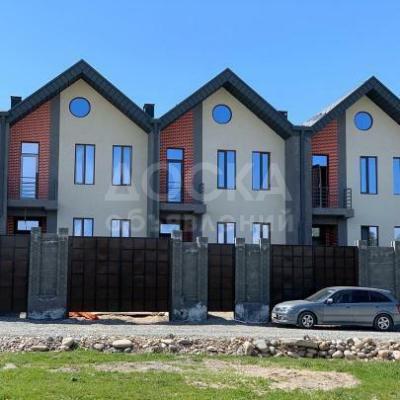 Продаю таунхаус 6-ком. 180кв. м., этаж-2, 2-сот., стена кирпич, с.Кок-Жар.