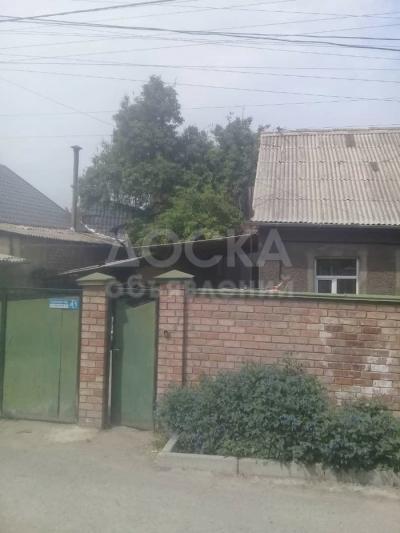 Продаю 2 дома + участок, пер. Сузакский 41, б/п  .