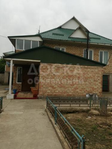 Продаю дом 8-ком. 120кв. м., этаж-2, 5-сот., стена кирпич, Ала-Тоо.
