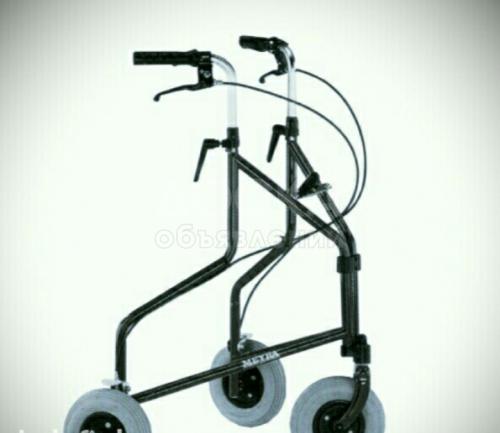 Складные Ходунки для престарелых или инвалидов цена 2300. Смотреть 4 мкр.н

0557 57 85 10