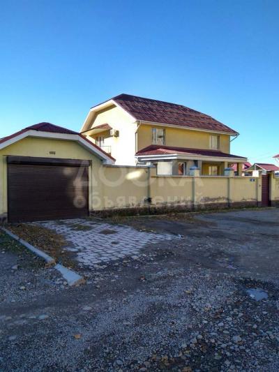 Продаю дом 1-ком., 300кв. м., этаж-2, 1-сот., стена кирпич, Джал.