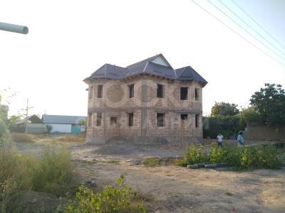 Продаю дом 7-ком. 220кв. м., этаж-2, 6.0-сот., стена кирпич, мкр Достук.