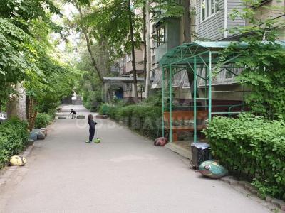 Продаю 3-комнатную квартиру, 58кв. м., этаж - 4/4, 8мкр.