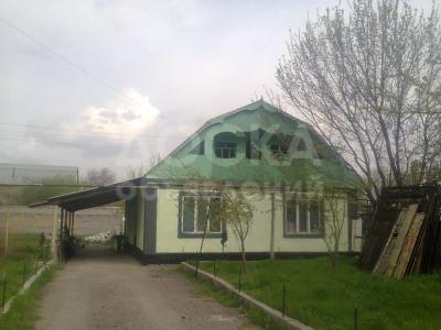 Продаю дом 5-ком. 120кв. м., этаж-1, 10-сот., стена саман, ул. Республиканская.