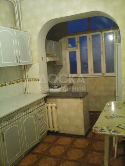 Продаю квартиру 3-ком., 65кв. м., этаж - 8/9, Бишкек,