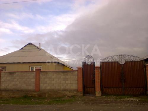 Продаю дом 4-ком., 90кв. м., этаж-1, 4-сот., стена саман, ж.м. Ак-Босого.