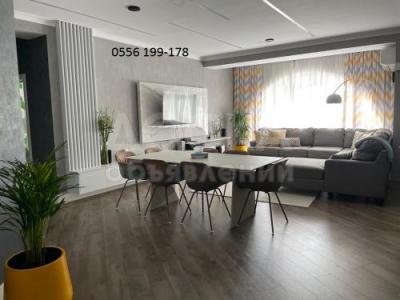 Продаю 3-комнатную квартиру, 180кв. м., этаж - 9/10, Старый Аэропорт.