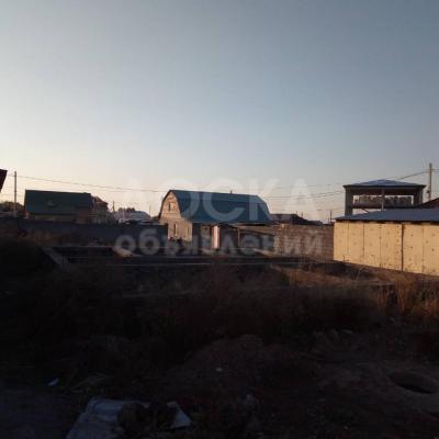 Продаю участок под строительство, 2.5 соток г. Бишкек, Ленинский район, ж/М Ак - Ордо 1 ул. Бугу Эне 80.участок 2, 5. Красная книга, цвет, вода,газ, центральный канализациз. Маршрут конечная 192,,, 204, 106,36 автобус.