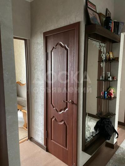 Продаю 2-комнатную квартиру, 52,4 кв. м., этаж - 9/9, 5 мкр 68 кв 105.