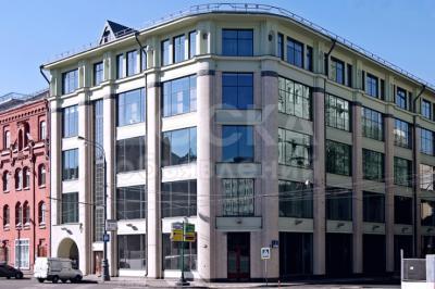 Продаю коммерческую недвижимость торговые помещения 380кв. м., Алма-Атинская.