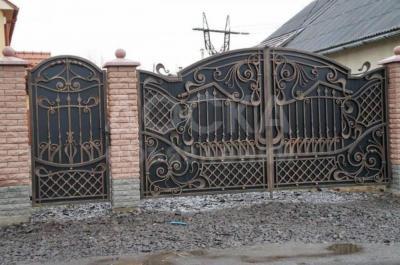 Кузнечный цех ! Все виды кузнечного изделия !!!!



решетки, топчаны, перила, оградки

кованные ворота и тд