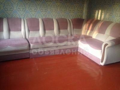 Мягкая мебель и шифоньер в отличном состоянии