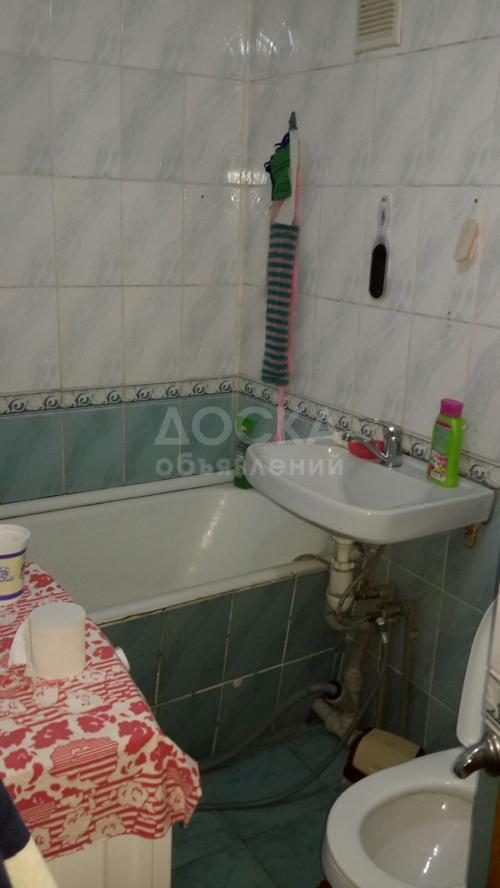 Продаю квартиру 2-ком., 40кв. м., этаж - 2/2, Ахунбаева/Малдыбаева,