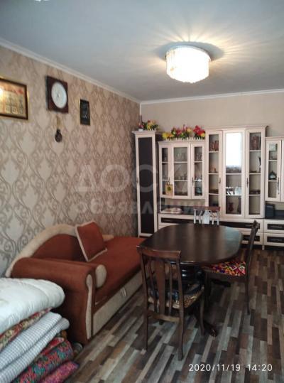 Продаю 1-комнатную квартиру, 45кв. м., этаж - 2/9, Бишкек, ж/м Кок-Жар, мкр. Солнечный.