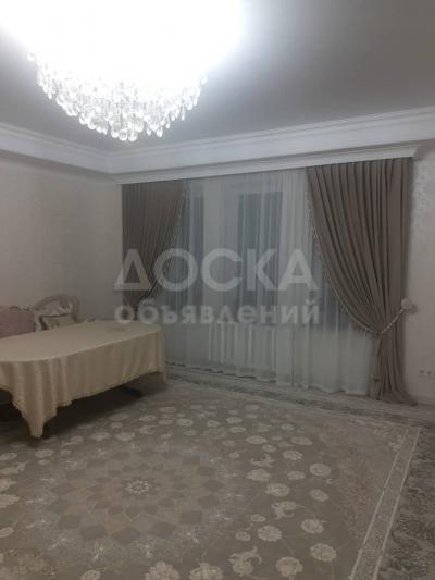 Продаю 4-комнатную квартиру, 211кв. м., этаж - 7/9, Чынгыз Айтматова.